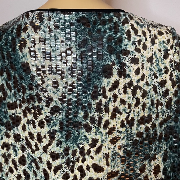 Vintage sequined animal print 3/4 sleeve tunic! - Picture 7 of 9